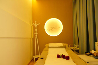 广州从化日式指压的寂静美学：在按压中听见雪落的声音